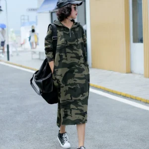 Robe matière sweat-shirt à capuche style militaire femme
