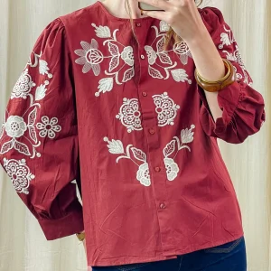 Blouse Charlotte – Blouse brodée bordeaux ou marron