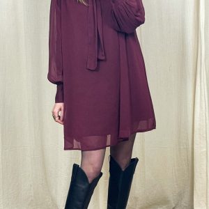 Robe Astride – Robe fluide à nœud col lavallière