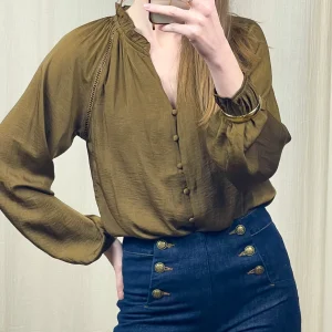 Blouse Aëla – Blouse fluide avec détails ajourés