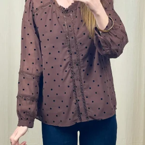 Blouse Déotille – Blouse à pois et détails plumetis