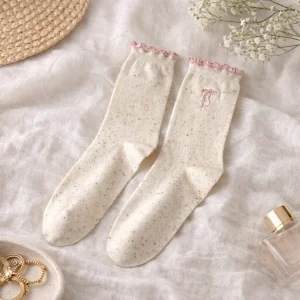 Chaussettes écru mouchetées – Chaussettes femme noeud brodé